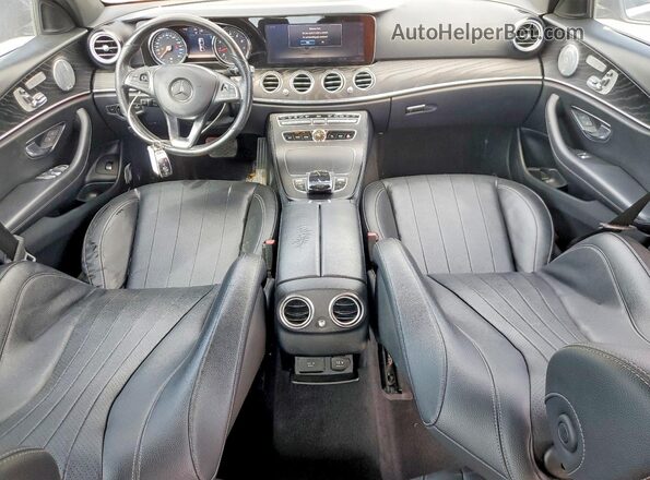 WDDZF4KB4JA427257 2018 MERCEDES-BENZ E Черный Вид панели приборов