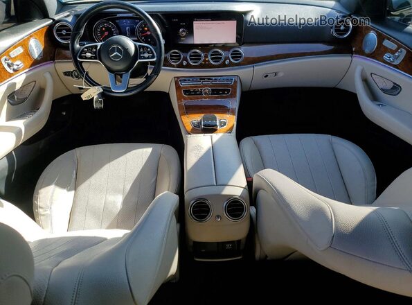 WDDZF4KBXKA551678 2019 MERCEDES-BENZ E Белый Вид панели приборов
