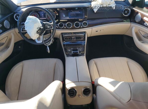 WDDZF6JB2KA522088 2019 MERCEDES-BENZ E Белый Вид панели приборов