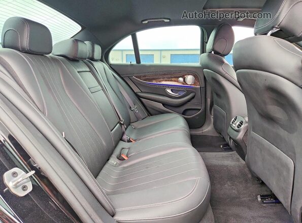 WDDZF8DB3LA717190 2020 MERCEDES-BENZ E Black Widok tylnych siedzeń
