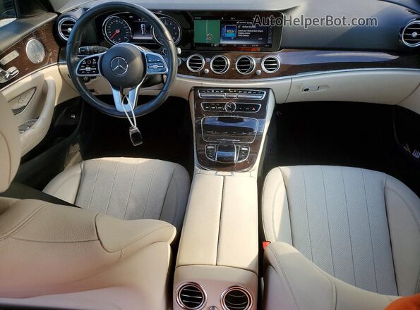 WDDZH6JB6KA507913 2019 MERCEDES-BENZ E Синий Вид панели приборов