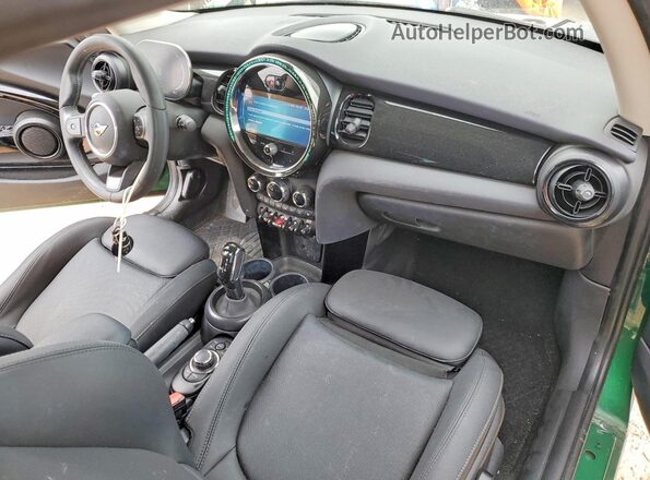 WMW53DH04R2V45769 2024 MINI COOPER Зеленый Вид панели приборов