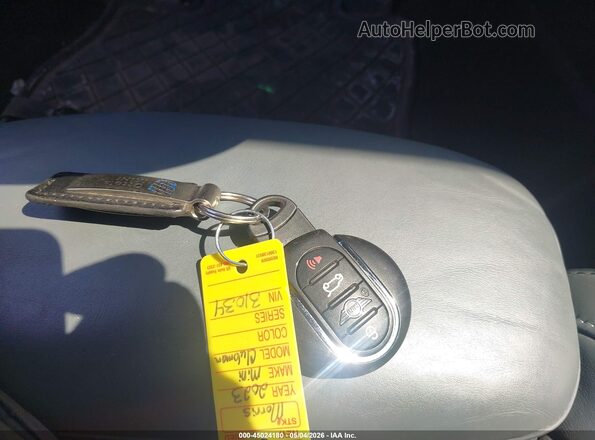 WMWJZ9C06P2T00910 2023 MINI CLUBMAN Blue Vista del salpicadero