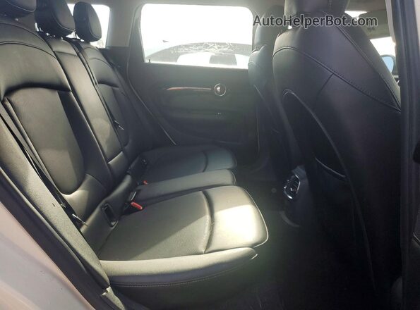 WMWLU1C54H2F28154 2017 MINI COOPER White Vista de los asientos traseros