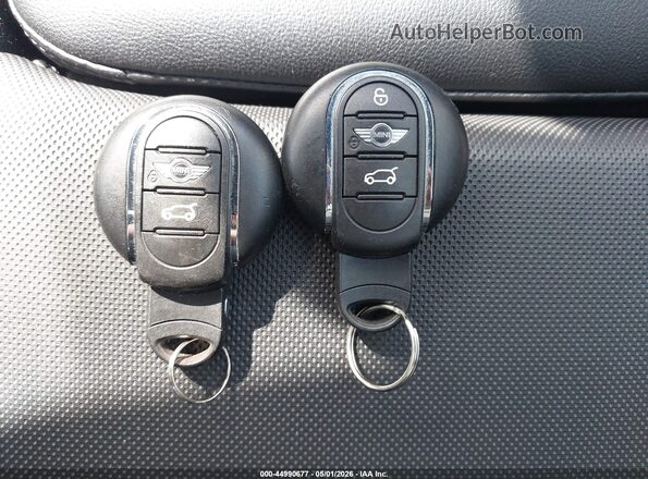 WMWLU5C59H2C45532 2017 MINI CLUBMAN Фиолетовый Вид панели приборов