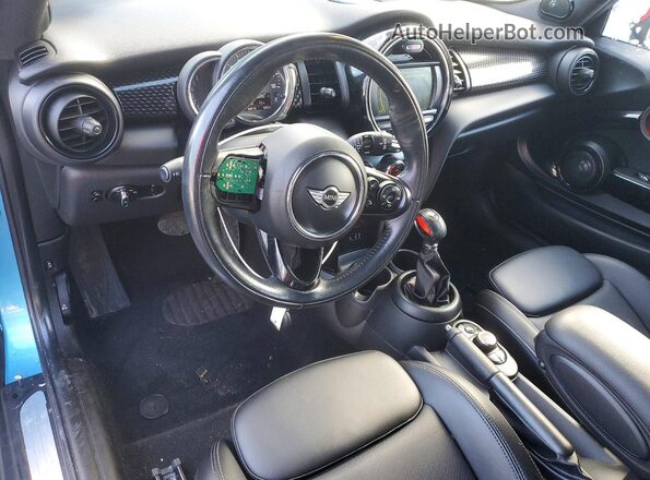 WMWXP7C58J2A47017 2018 MINI COOPER Синий Вид панели приборов