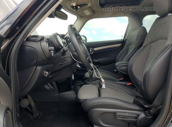 WMWXU7C09L2M39419 2020 MINI COOPER Черный Вид салона спереди