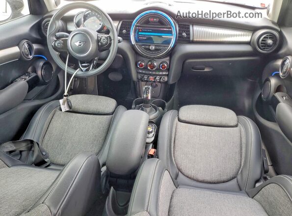 WMWXU7C09L2M39419 2020 MINI COOPER Черный Вид панели приборов