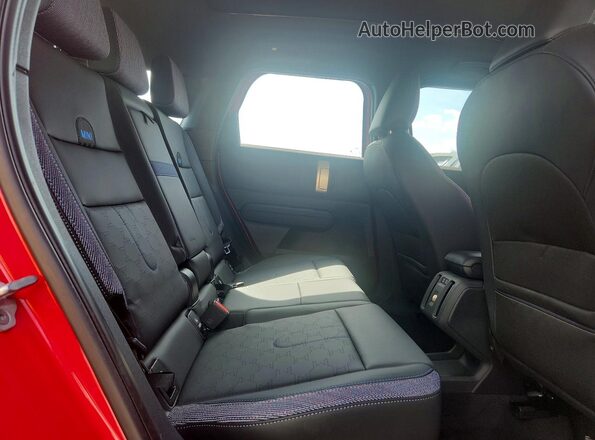 WMZ23GA00T7V31167 2026 MINI COUNTRYMAN Красный Вид задней части салона