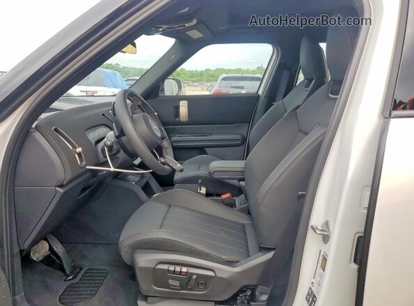WMZ23GA09T7U75536 2026 MINI COUNTRYMAN Белый Вид салона спереди