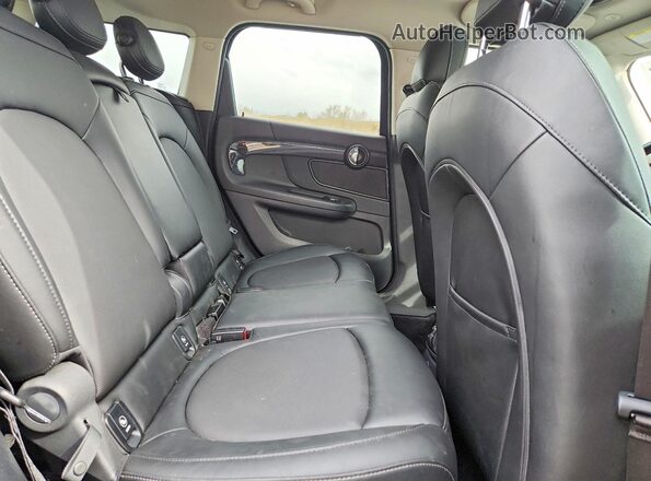 WMZYT3C30J3D99545 2018 MINI COOPER Black Widok wnętrza z tyłu