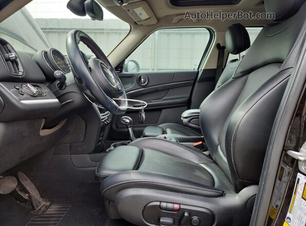 WMZYT3C30J3D99545 2018 MINI COOPER Black Widok wnętrza z przodu