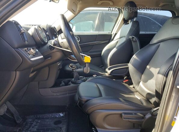WMZYT3C35H3D98014 2017 MINI COOPER Серый Вид салона спереди