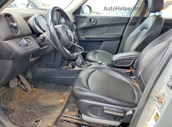 WMZYV5C37H3C02340 2017 MINI COOPER Серый Вид салона спереди