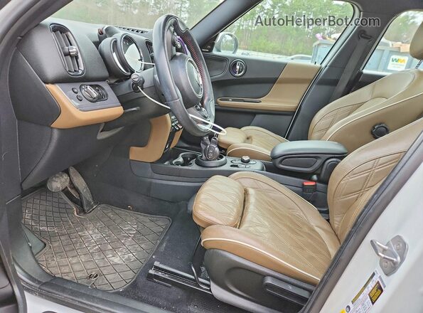 WMZYV5C52K3F58963 2019 MINI COOPER Белый Вид салона спереди