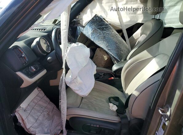 WMZYV9C57K3B92196 2019 MINI COOPER Желто-коричневый Вид салона спереди
