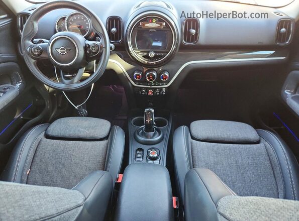 WMZYX1C03L3L71575 2020 MINI COOPER Серый Вид панели приборов