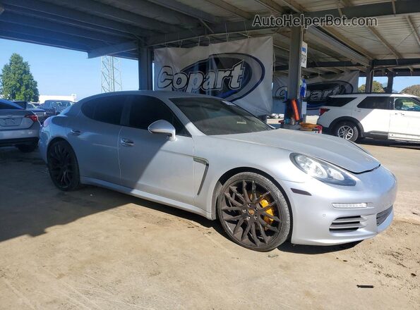 WP0AA2A71GL002129 2016 PORSCHE PANAMERA Серебряный Передняя правая четверть