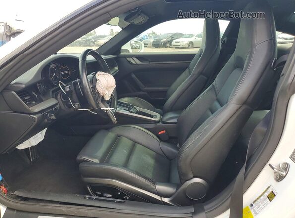 WP0AA2A94LS205131 2020 PORSCHE 911 White Front interior view