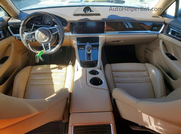 WP0AB2A76JL131567 2018 PORSCHE PANAMERA Серебряный Вид панели приборов