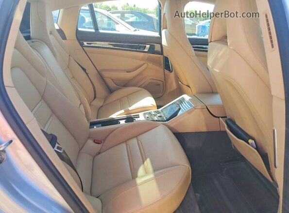 WP0AB2A76JL131567 2018 PORSCHE PANAMERA Серебряный Вид задней части салона