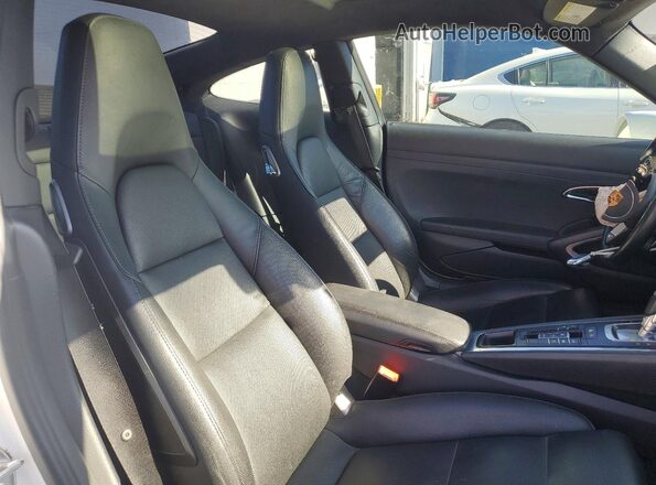 WP0AB2A95HS123655 2017 PORSCHE 911 White Vista de los asientos traseros