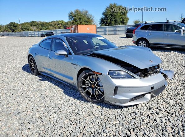 WP0AB2Y12SSA40775 2025 PORSCHE TAYCAN Серебряный Передняя правая четверть