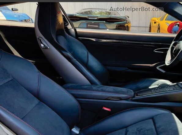 WP0AC2A96JS176061 2018 PORSCHE 911  Widok wnętrza z przodu