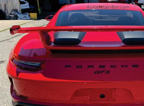 WP0AC2A96JS176061 2018 PORSCHE 911  Widok wnętrza z tyłu