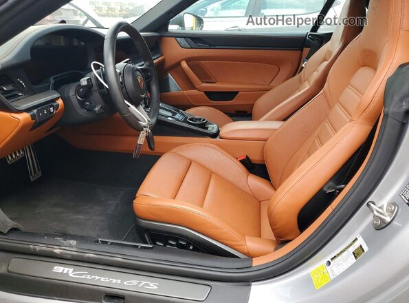 WP0CB2A99SS247332 2025 PORSCHE 911 Silver Widok wnętrza z przodu