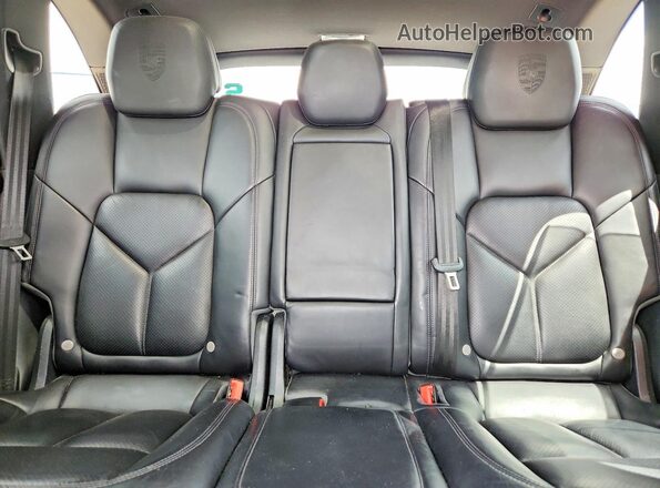 WP1AA2A20HKA83554 2017 PORSCHE CAYENNE Black Vista de los asientos traseros