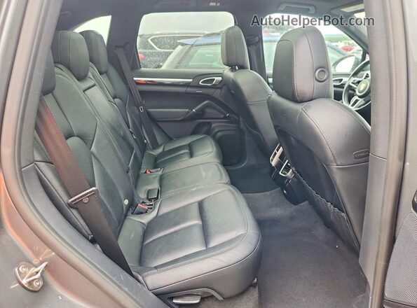WP1AA2A27GKA14181 2016 PORSCHE CAYENNE Серый Вид задней части салона