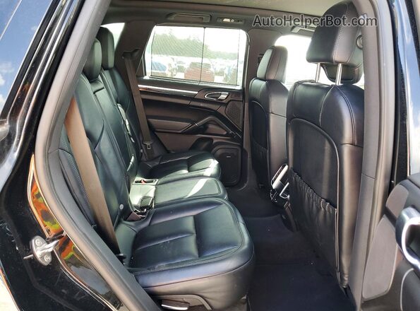 WP1AA2A27JKA04631 2018 PORSCHE CAYENNE Черный Вид задней части салона