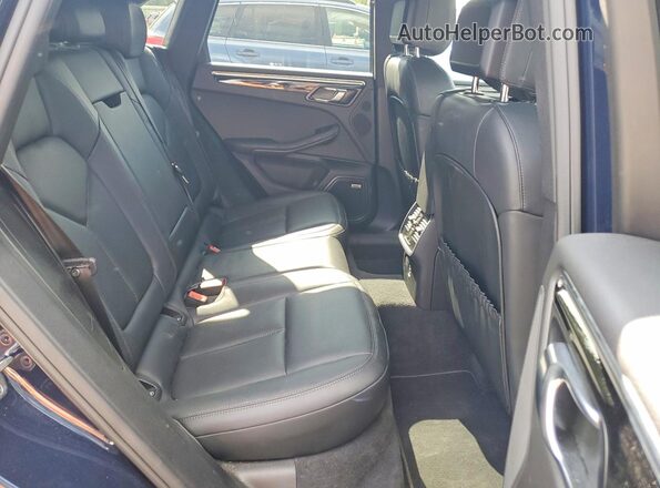 WP1AA2A50LLB05856 2020 PORSCHE MACAN Blue Widok wnętrza z tyłu