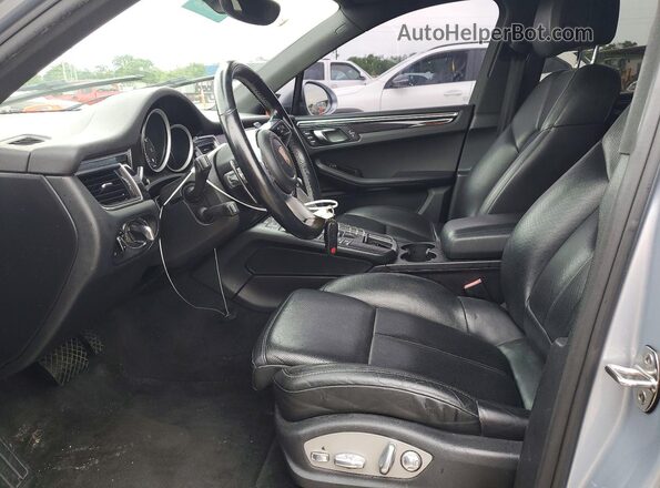 WP1AA2A52HLB03498 2017 PORSCHE MACAN Серый Вид салона спереди