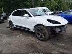 2022 Porsche Macan   White vin: WP1AA2A52NLB01696