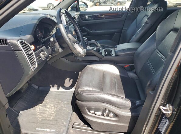 WP1AA2AY0KDA03606 2019 PORSCHE CAYENNE Черный Вид салона спереди
