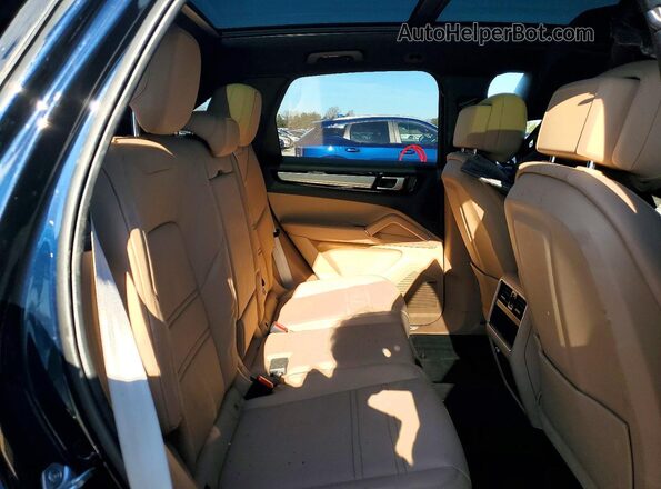 WP1AA2AY4NDA05461 2022 PORSCHE CAYENNE Черный Вид задней части салона