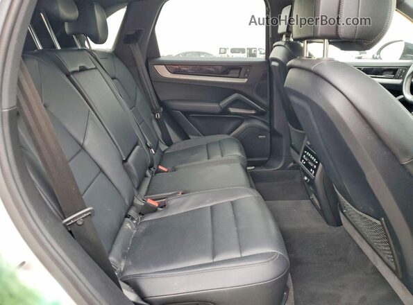 WP1AA2AY4RDA08771 2024 PORSCHE CAYENNE Beige Rear interior view