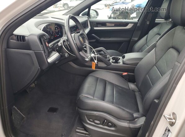 WP1AA2AY4RDA08771 2024 PORSCHE CAYENNE Beige Front interior view