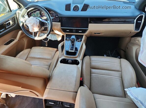 WP1AA2AY5LDA01223 2020 PORSCHE CAYENNE Black Widok deski rozdzielczej