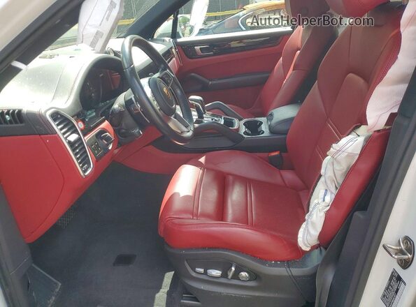 WP1AA2AY5MDA01577 2021 PORSCHE CAYENNE Белый Вид салона спереди