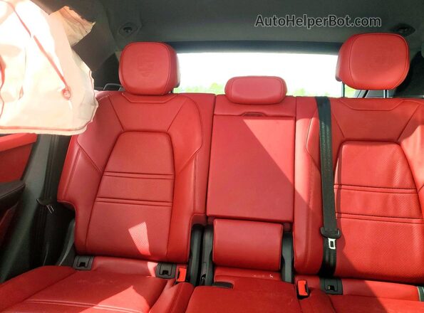 WP1AA2AY5MDA01577 2021 PORSCHE CAYENNE Белый Вид задних сидений