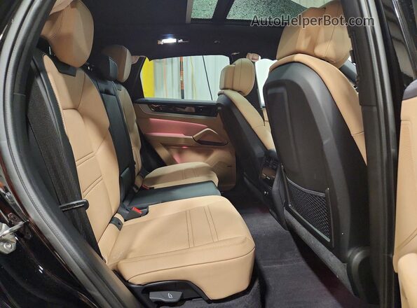 WP1AA2AY5RDA13848 2024 PORSCHE CAYENNE Черный Вид задней части салона
