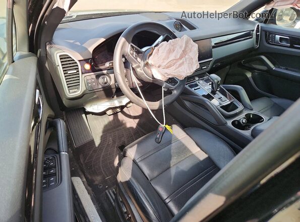 WP1AA2AY6PDA05349 2023 PORSCHE CAYENNE Черный Вид панели приборов