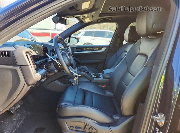 WP1AA2AY8RDA01631 2024 PORSCHE CAYENNE Синий Вид салона спереди