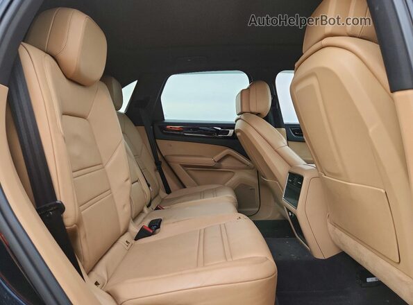 WP1AA2AY9KDA17570 2019 PORSCHE CAYENNE Угольный Вид задней части салона