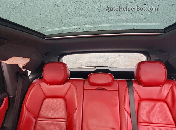 WP1AA2AYXKDA03712 2019 PORSCHE CAYENNE White Widok tylnych siedzeń