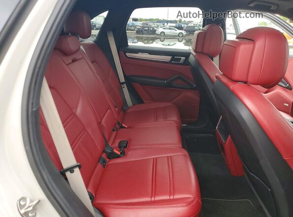 WP1AA2AYXPDA04737 2023 PORSCHE CAYENNE Gray Vista interior trasera