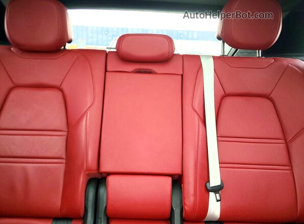WP1AA2AYXPDA04737 2023 PORSCHE CAYENNE Gray Vista de los asientos traseros